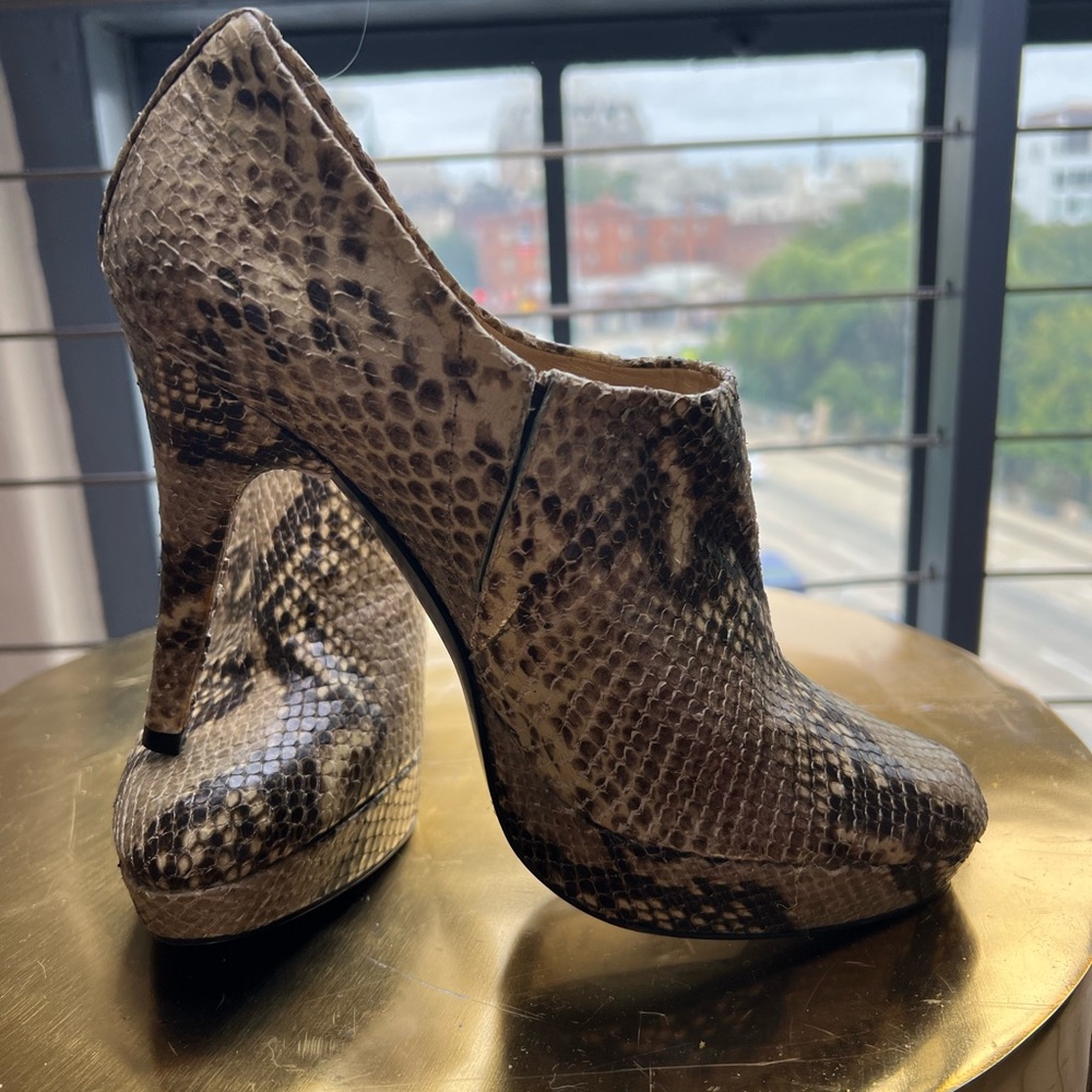 Stuart Weitzman Brown Snakeskin Heels